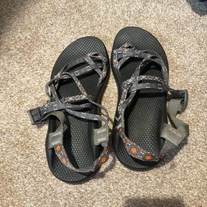 Chacos Women’s 10 Grey orange white